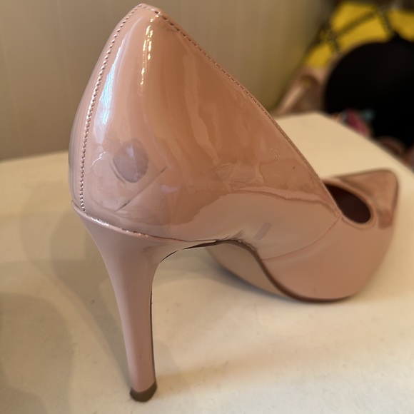 Michael Shannon Pumps - Picture 7 of 8